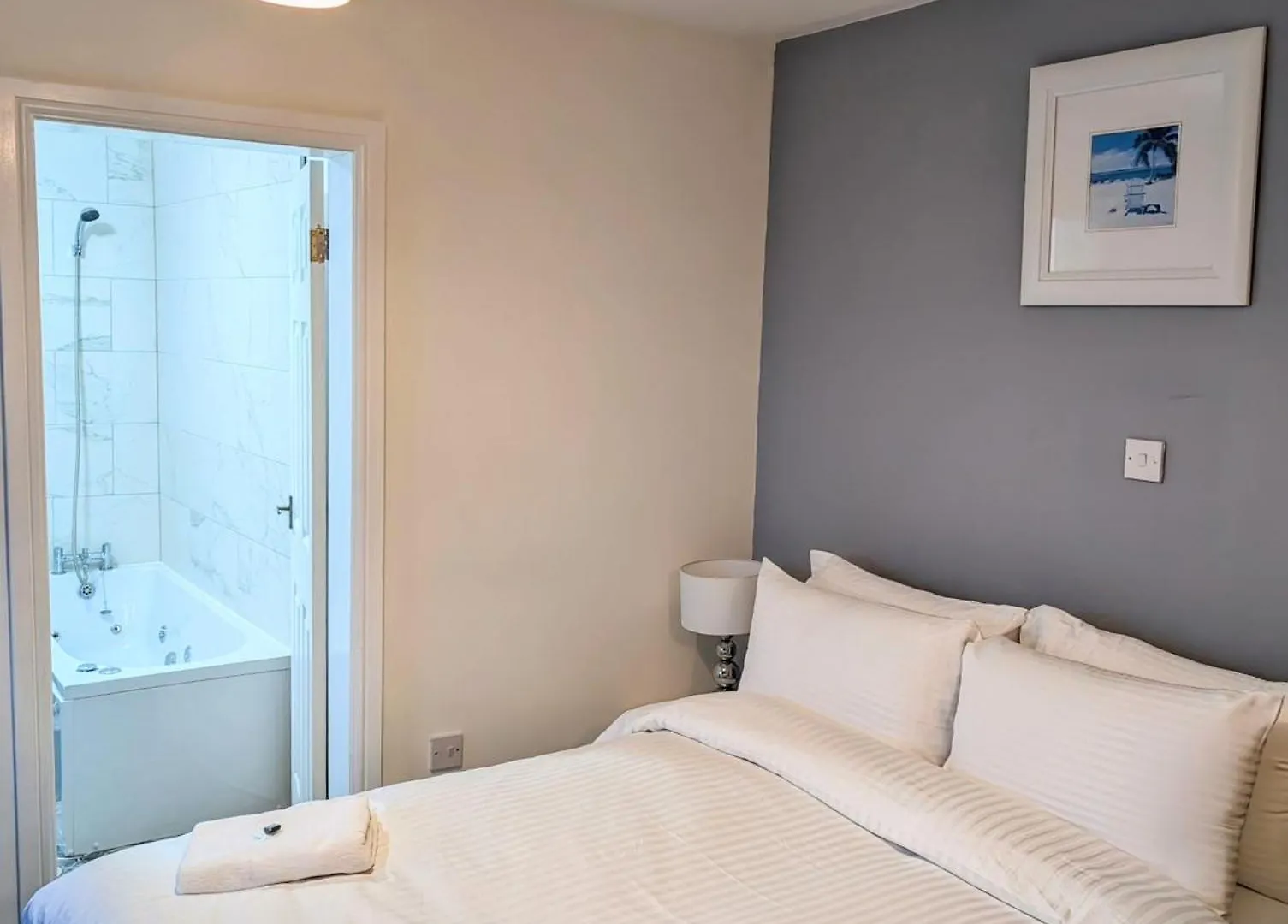 Lägenhetshotell Blok 3 -Jacuzzi Suites, Apartment & Ensuite Rooms Blackpool